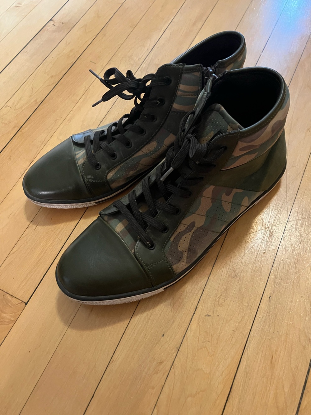 Kenneth Cole Reaction Center High Top Camoflauge Sneakers